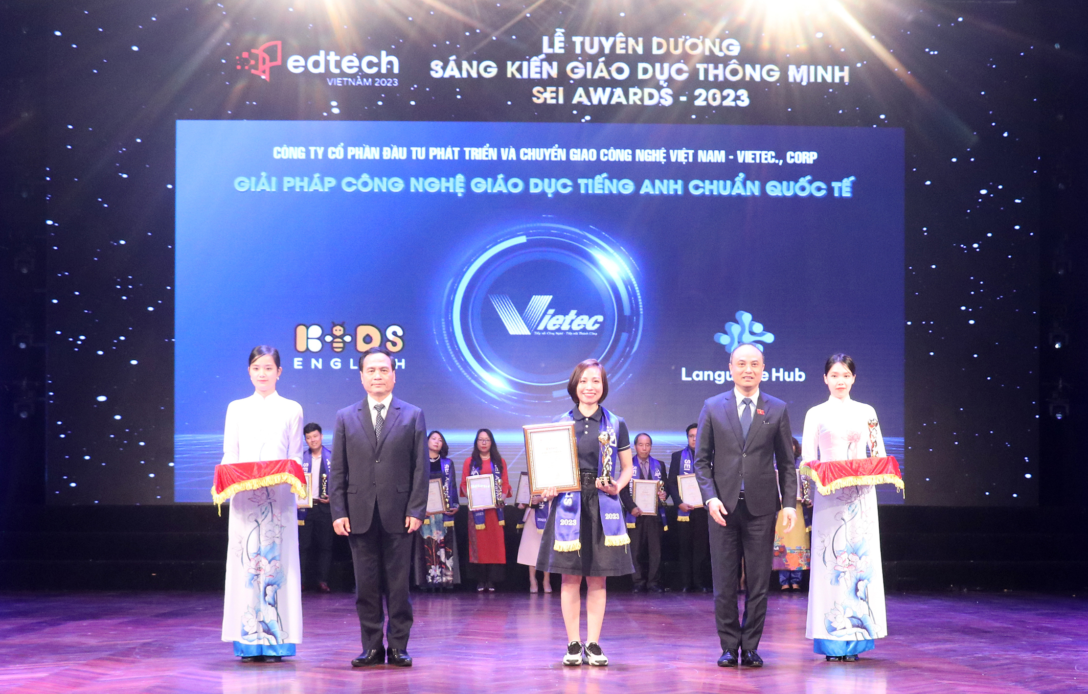 Vietec xuất sắc giành hai giải thưởng tại Lễ tuyên dương SEI Awards 2023